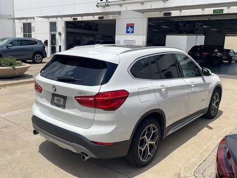 Used 2018 BMW X1 sDrive28i FWD image 2