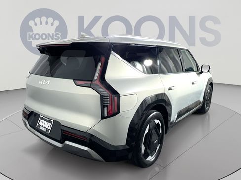 Used 2024 Kia EV9 Land AWD/4WD image 7
