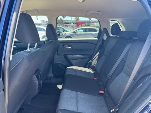 Used 2025 Nissan Rogue SV FWD image 28