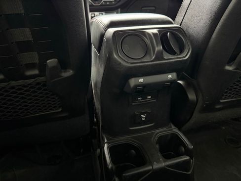 Used 2020 Jeep Gladiator Rubicon AWD/4WD image 26