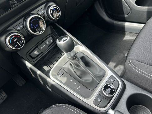 New 2026 Hyundai Venue SEL FWD image 14