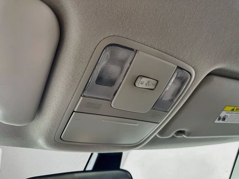 Used 2025 Kia Soul LX w/ LX Technology Package FWD image 30
