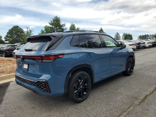 New 2026 Volkswagen Tiguan SE R-Line FWD image 4