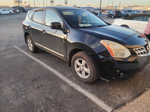 Used 2013 Nissan Rogue S w/ Special Edition Pkg image 2