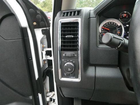 Used 2014 RAM 2500 Laramie w/ Convenience Group AWD/4WD image 15