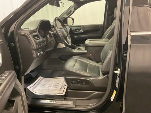 Used 2021 Chevrolet Tahoe LT w/ Luxury Package AWD/4WD image 2