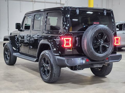 Used 2020 Jeep Wrangler Unlimited Sahara image 11