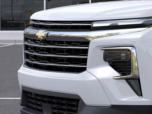 New 2026 Chevrolet Traverse LT w/ Driver Confidence Package AWD/4WD image 13