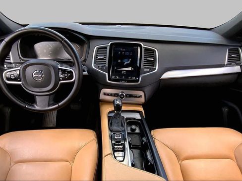 Used 2017 Volvo XC90 T6 Momentum w/ Vision Package AWD/4WD image 16