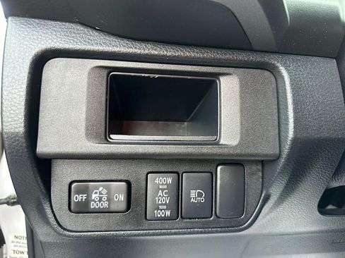 Used 2019 Toyota Tacoma TRD Sport image 23