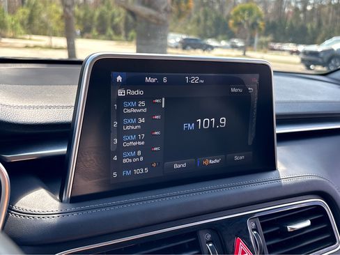 Used 2021 Genesis G70 2.0T image 7