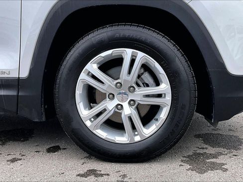 Used 2018 GMC Terrain SLE FWD image 8