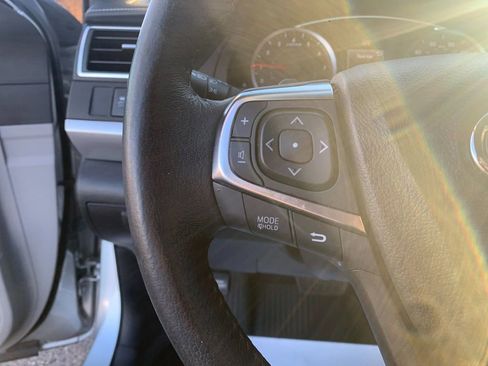 Used 2017 Toyota Camry SE image 23