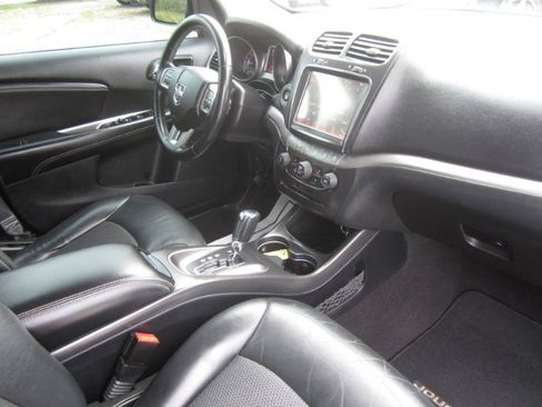 Used 2017 Dodge Journey Crossroad FWD image 16