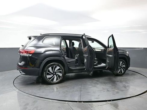 Used 2025 Volkswagen Atlas SE AWD/4WD image 56