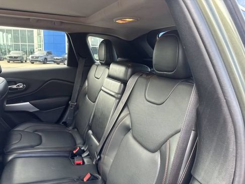 Used 2018 Jeep Cherokee Trailhawk w/ Quick Order Package 27L AWD/4WD image 26