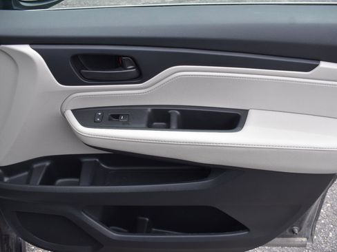 Used 2025 Honda Odyssey EX-L image 15