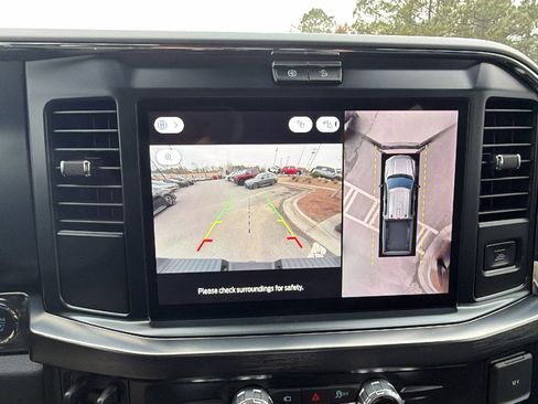 Used 2025 Ford F250 Lariat w/ Chrome Package image 34