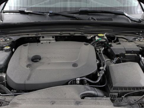 Used 2024 Volvo XC40 B5 Plus AWD/4WD image 44