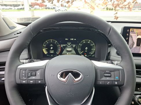 New 2026 INFINITI QX60 Luxe w/ Family Package image 15