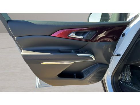 New 2026 Chevrolet Traverse Z71 w/ Driver Confidence Package image 19