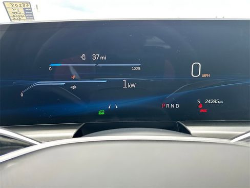 Used 2024 Cadillac Lyriq Luxury image 26