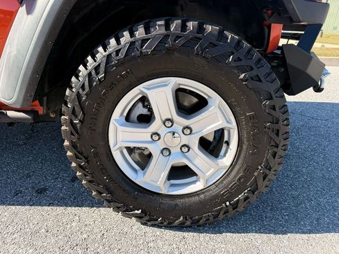 Used 2019 Jeep Wrangler Unlimited Sport S image 30