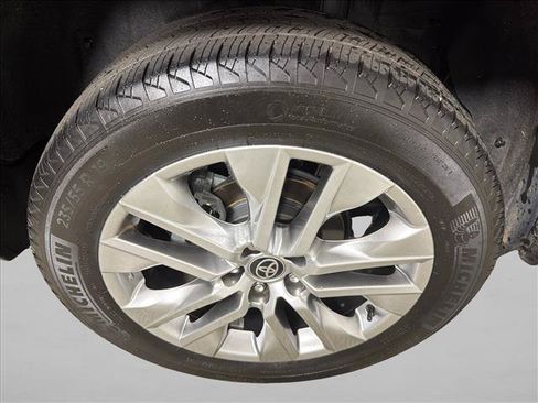 Used 2023 Toyota RAV4 XLE Premium FWD image 18