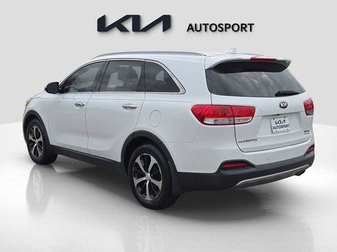 Certified 2018 Kia Sorento EX image 10