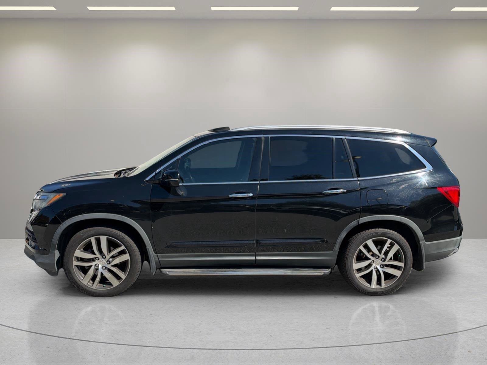 Used 2016 Honda Pilot Elite image 9