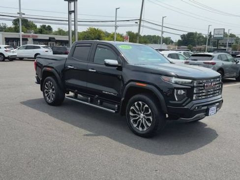 Used 2025 GMC Canyon Denali AWD/4WD image 2