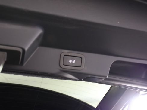 Used 2022 Land Rover Range Rover Sport SVR Carbon Edition AWD/4WD image 25