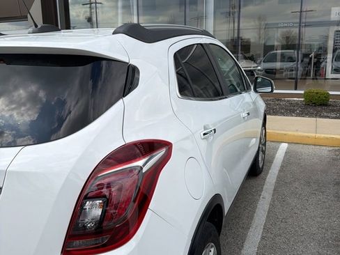 Used 2017 Buick Encore Preferred image 3