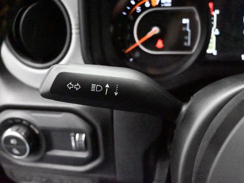 Used 2024 Jeep Gladiator Sport image 32