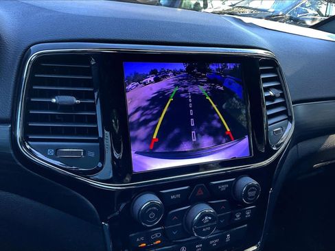 Used 2019 Jeep Grand Cherokee Altitude image 23