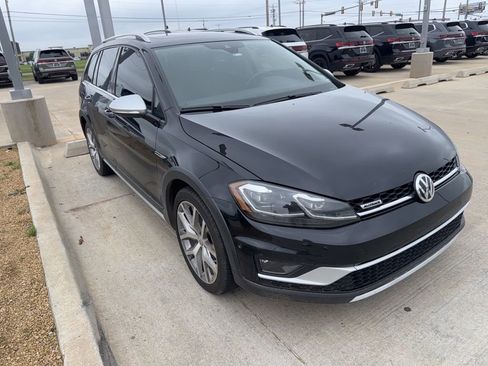 Used 2019 Volkswagen Golf Alltrack AWD/4WD image 2