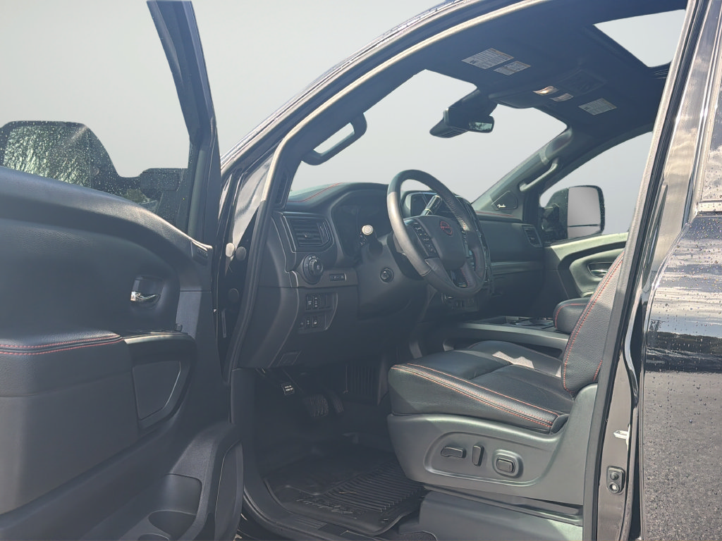 Used 2024 Nissan Titan PRO-4X w/ Pro-4x Convenience Package AWD/4WD image 18