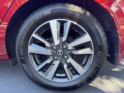 Used 2021 Nissan Versa SV image 31