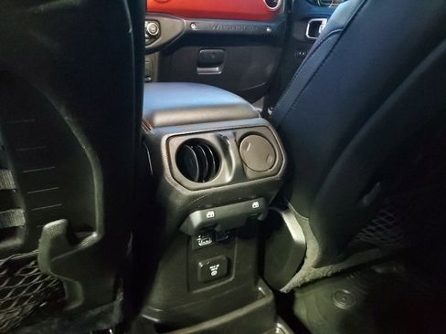 Used 2019 Jeep Wrangler Unlimited Rubicon image 14