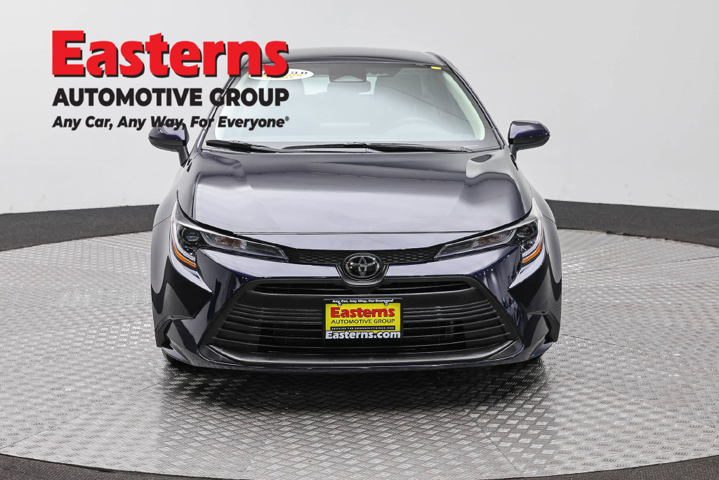 Used 2024 Toyota Corolla LE FWD image 3