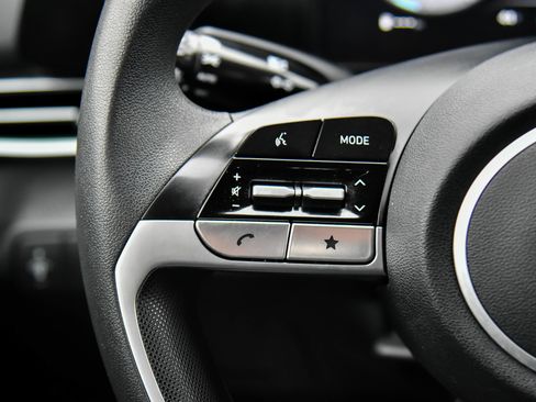 Used 2024 Hyundai Elantra SEL image 30