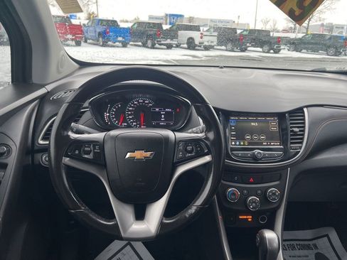 Used 2019 Chevrolet Trax LT w/ LT Convenience Package image 23