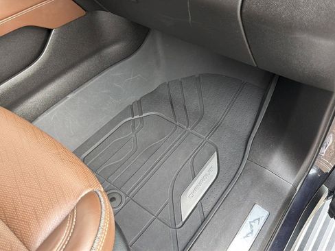 Used 2023 Chevrolet Tahoe High Country AWD/4WD image 21