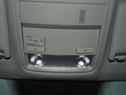 Used 2017 Volkswagen Tiguan Limited w/ Premium Package image 44