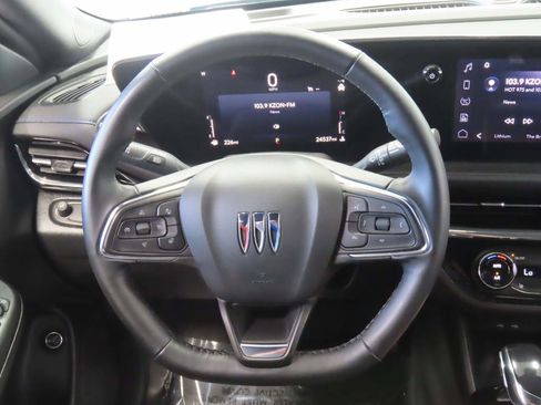 Used 2025 Buick Envista Sport Touring w/ Convenience I Package FWD image 9