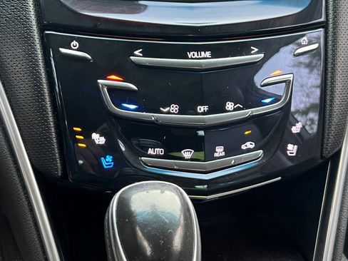 Used 2019 Cadillac XTS Luxury image 17