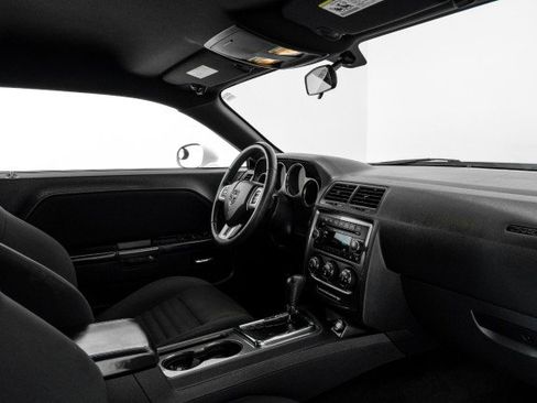 Used 2013 Dodge Challenger SXT image 19