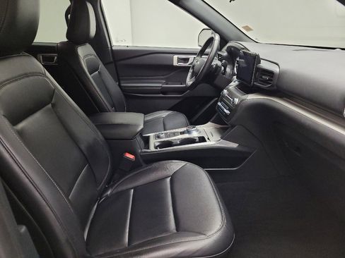 Used 2020 Ford Explorer XLT w/ Equipment Group 202A AWD/4WD image 21