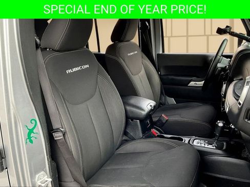 Used 2016 Jeep Wrangler Unlimited Rubicon w/ Connectivity Group image 25