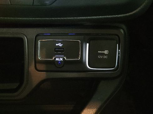 Used 2018 Jeep Renegade Latitude image 26